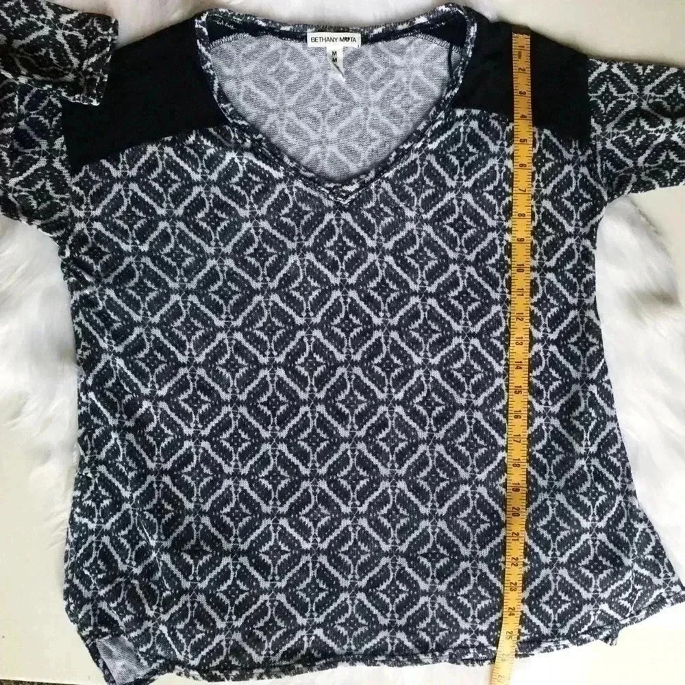 Bethany Mota Black & White Boho Sweater - Picture 5 of 6